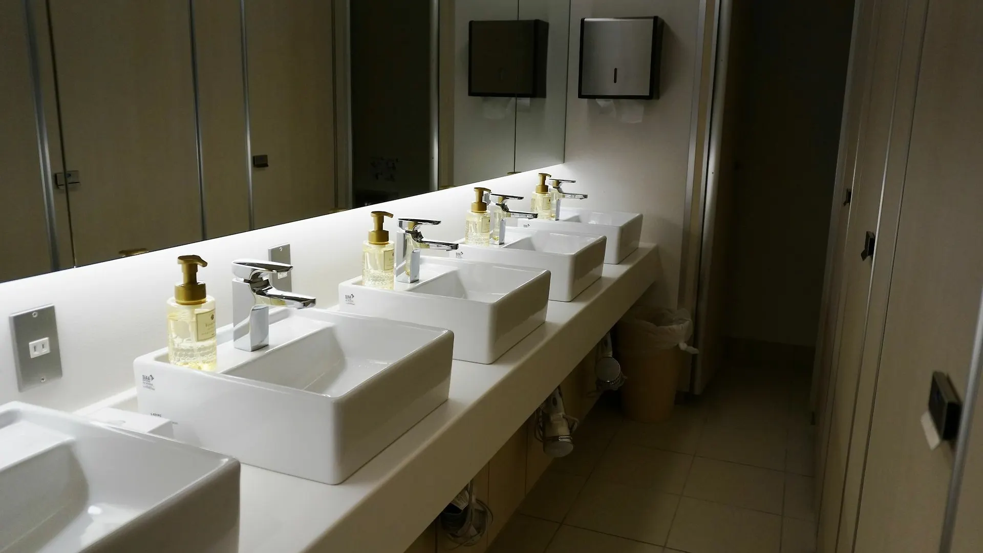 Tokyo Ginza Bay Hotel 2*,  Japonia