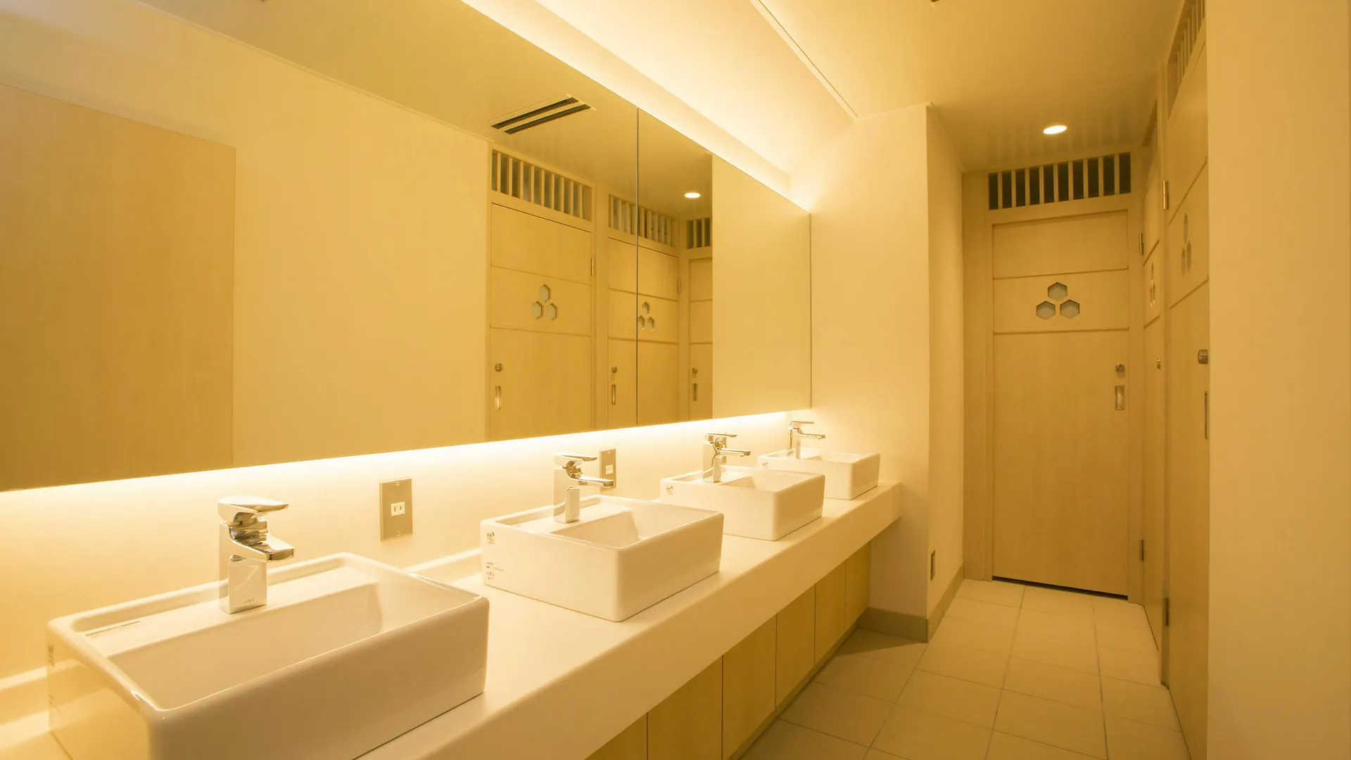 Tokyo Ginza Bay Hotel Japão